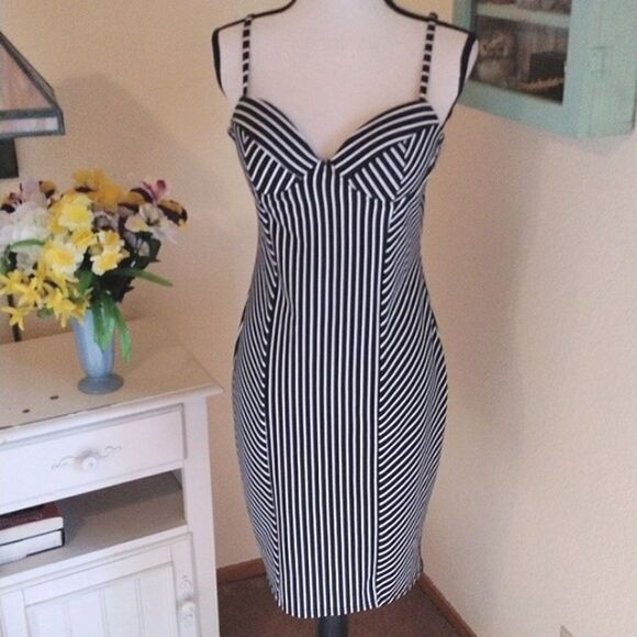 Haute Monde Body Con Dress - Picture 1 of 11
